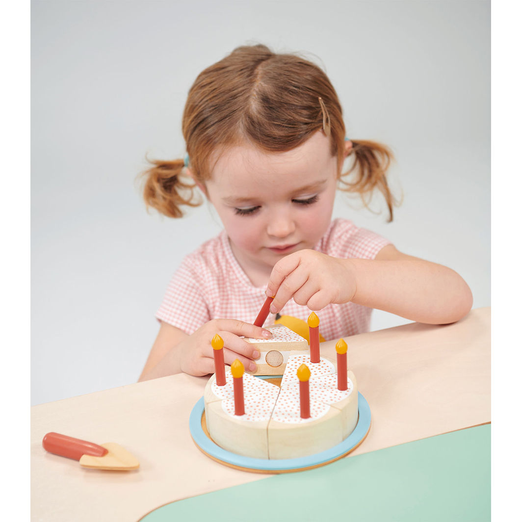 Mentari, Lekemat i tre - Bursdagskake med lys