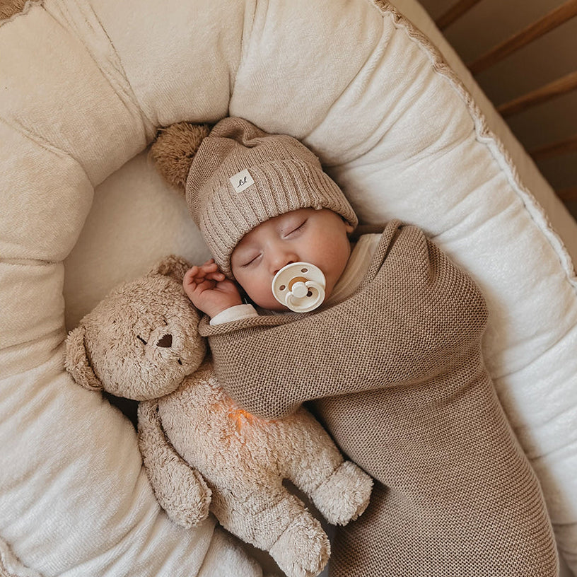 Moonie 2.0, økologisk Humming bjørn med pink noise og lampe – Rose