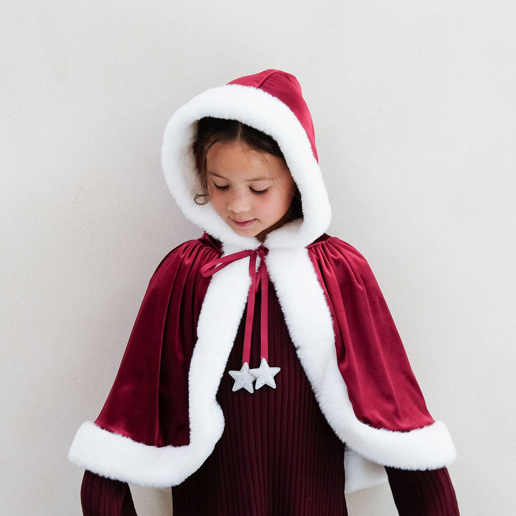 Mimi & Lula Kappe, Red Mrs. Claus