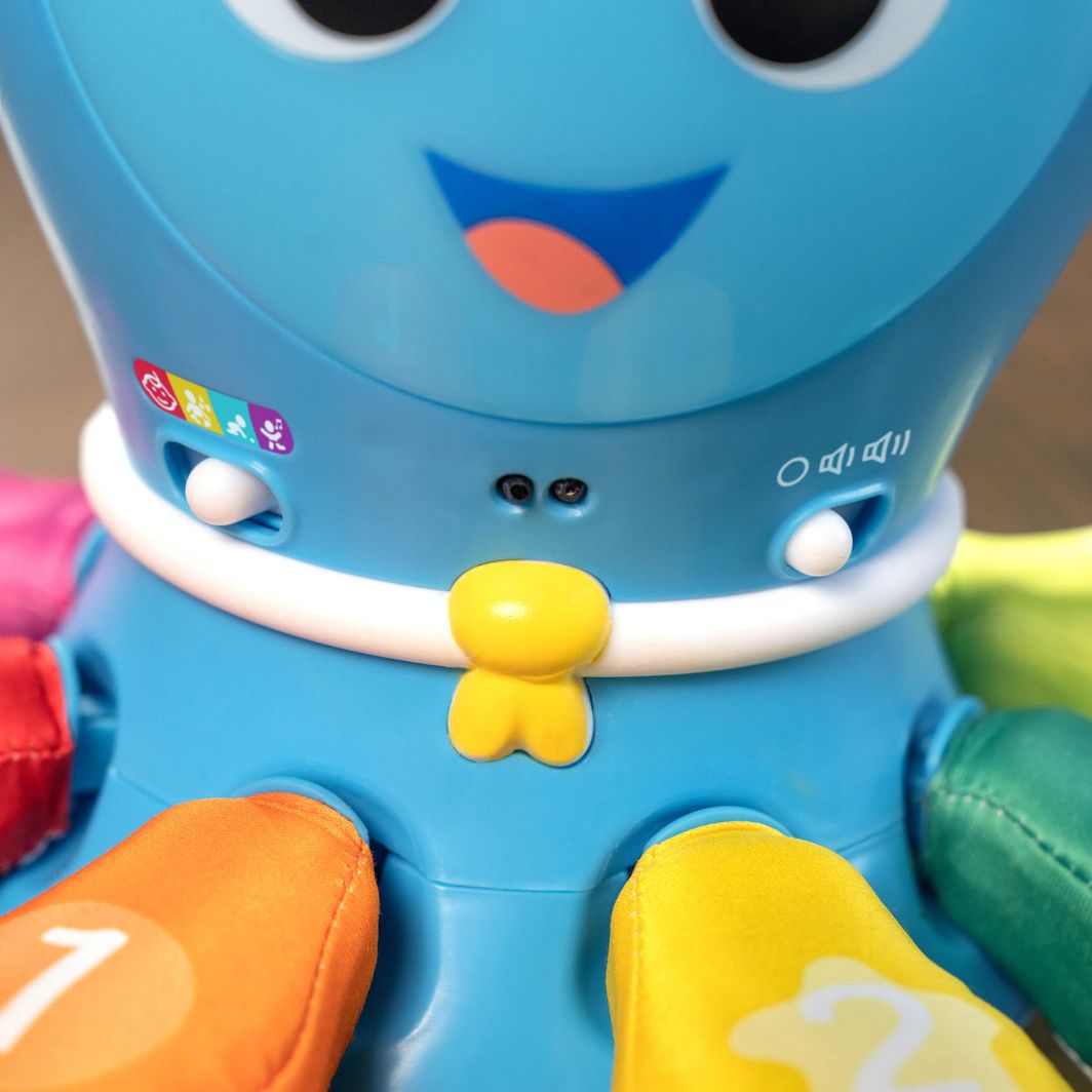 BABY Einstein 4-i-1 Crawl & Chase Pal, Go Opus Go™