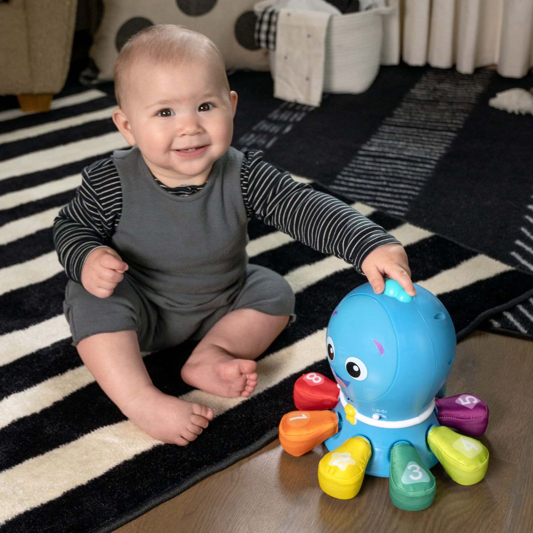 BABY Einstein 4-i-1 Krabbe & Lekekamerat, Go Opus Go™