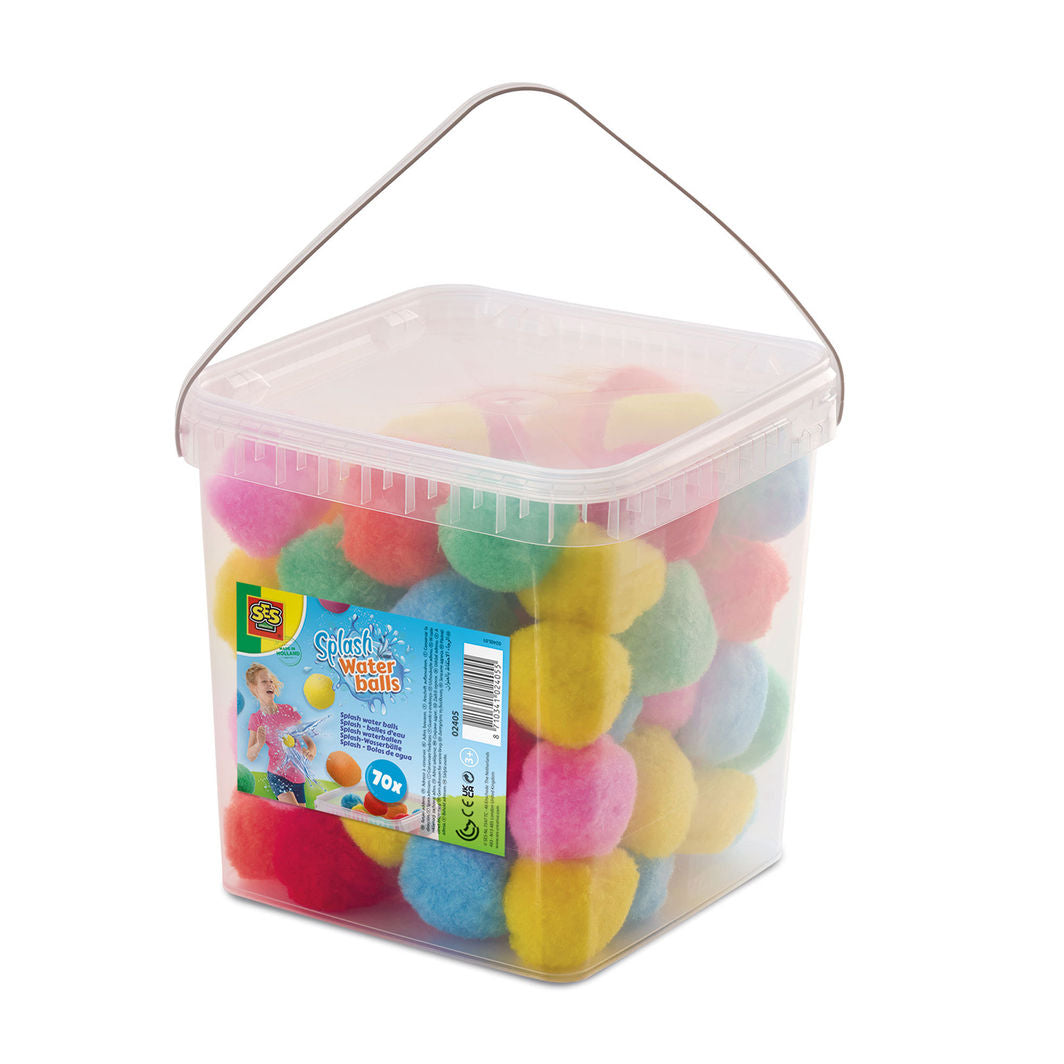 Spand med 70 farverige SES Creative splashbolde til vandkamp.