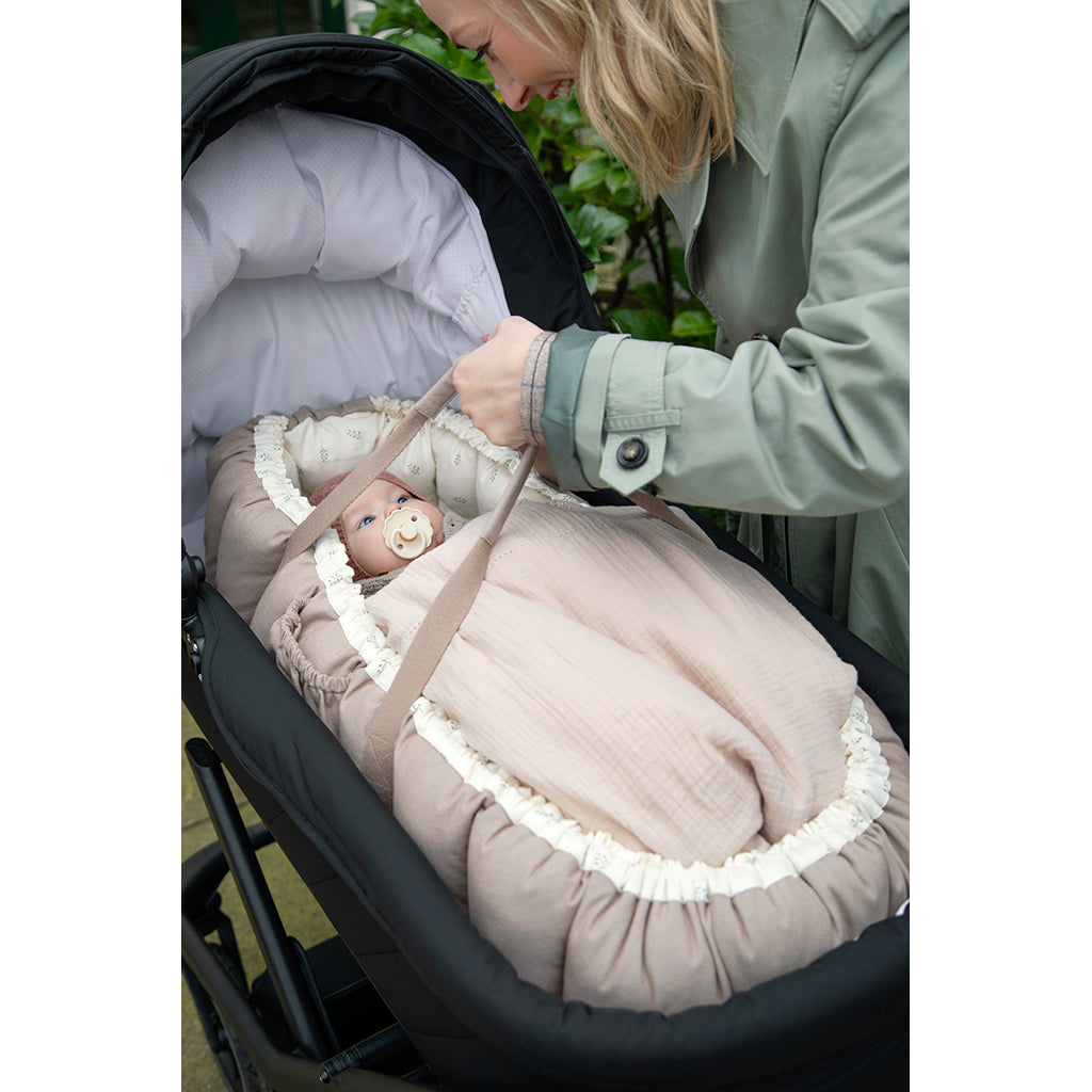 Sebra 3-i-1 babynest, babylift og lekematte, Sophora Leaves - Beige