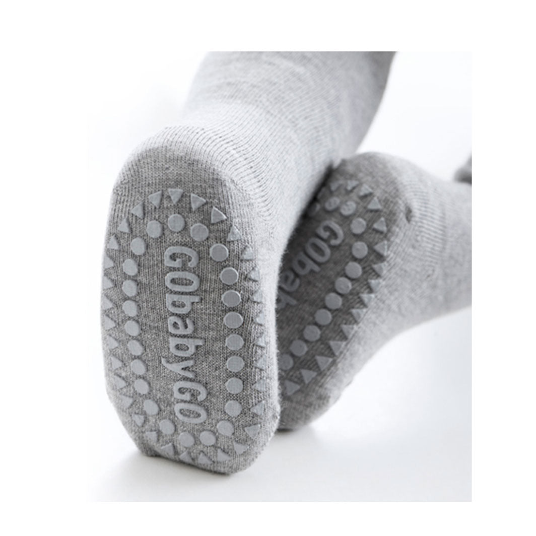 GoBabyGo sklisikre strømper m. gummiprikker, dark grey melange