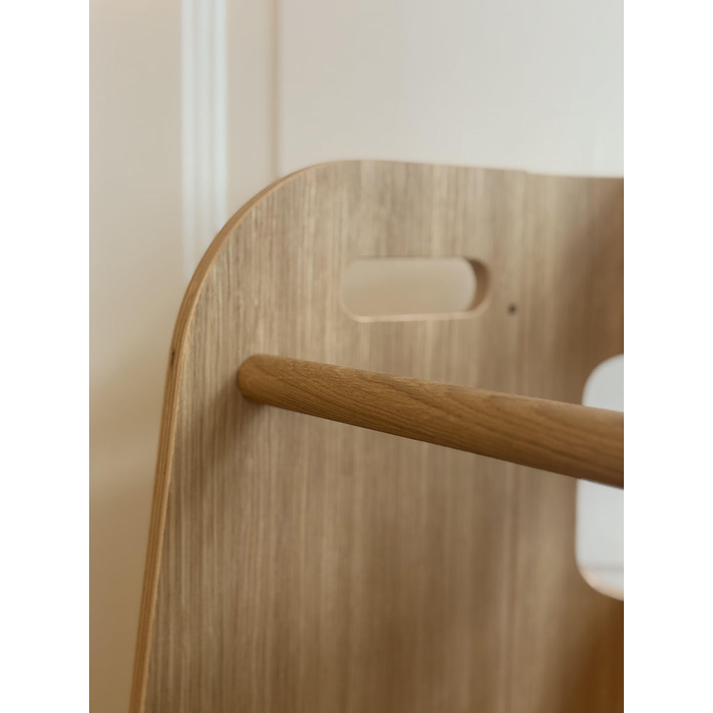 Curve-Lab, Læringstårn, Birk med overflate av eiketre