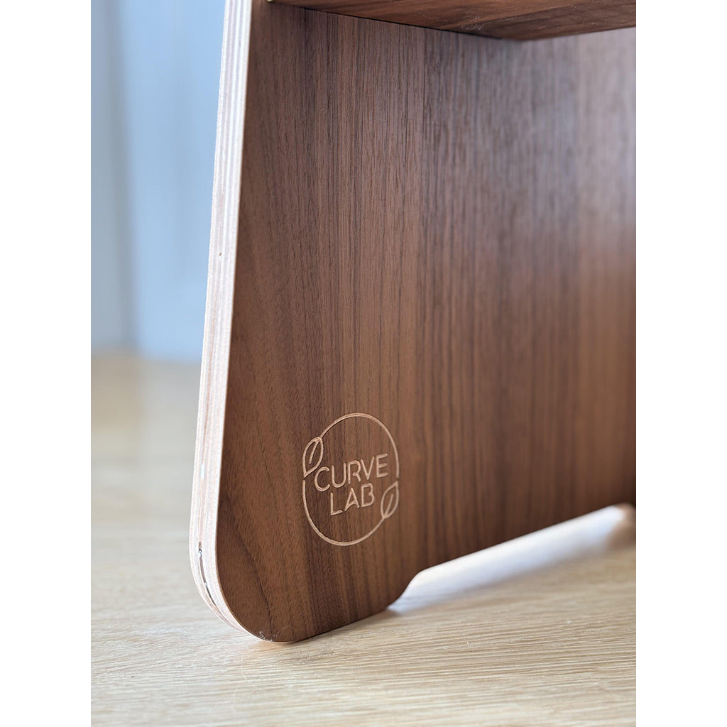 Curve-Lab, Læringstårn, Birk med overflate av valnøttre