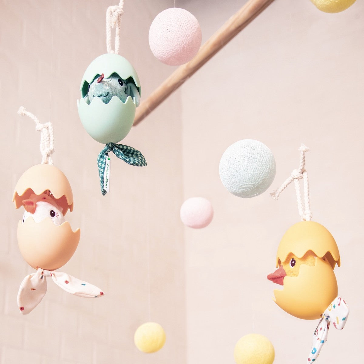 Lilliputiens aktivitetsoppheng, Paulette dansende egg