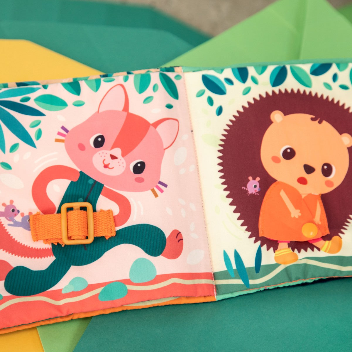 Lilliputiens aktivitetsbok, Jules – Lær å kle på