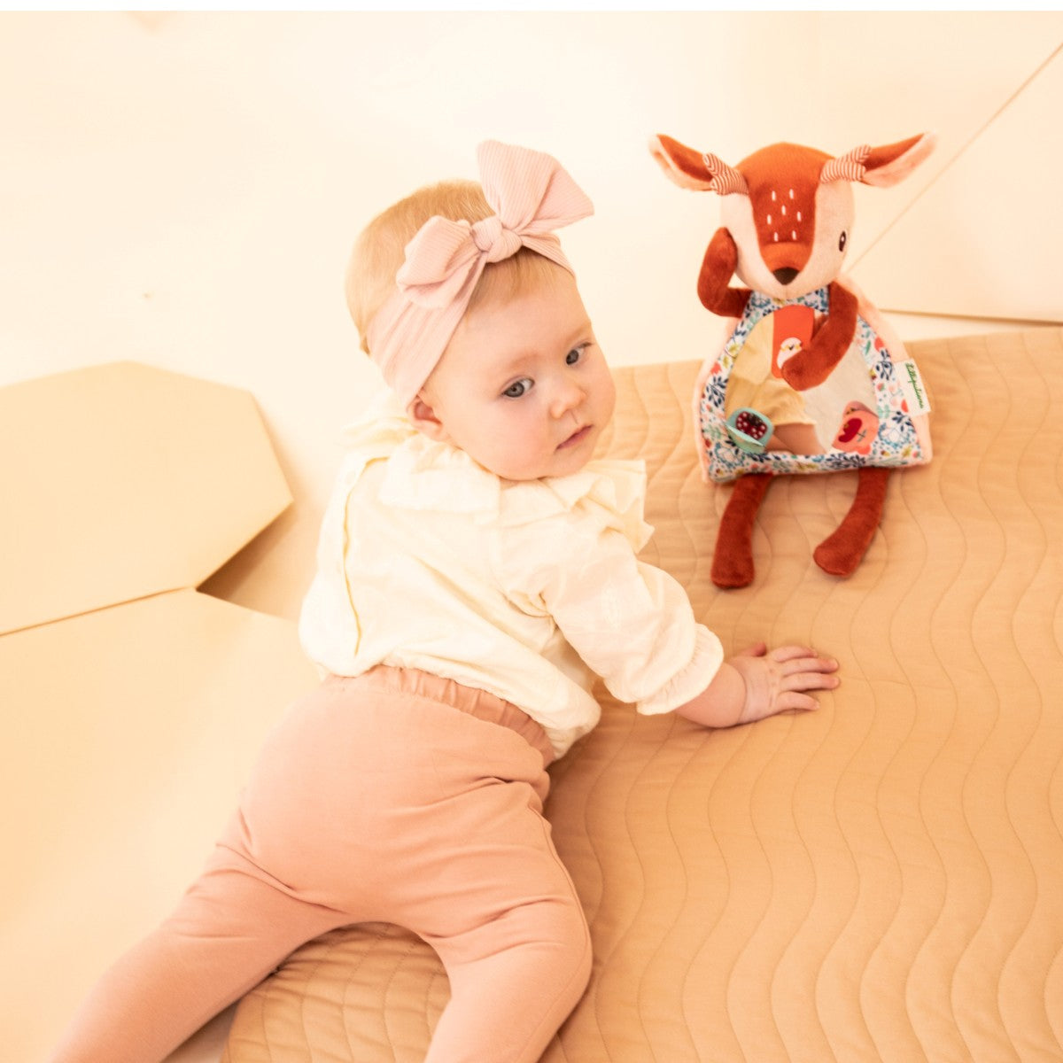 Lilliputiens aktivitetsleke, Stella-speil, titte-bøh