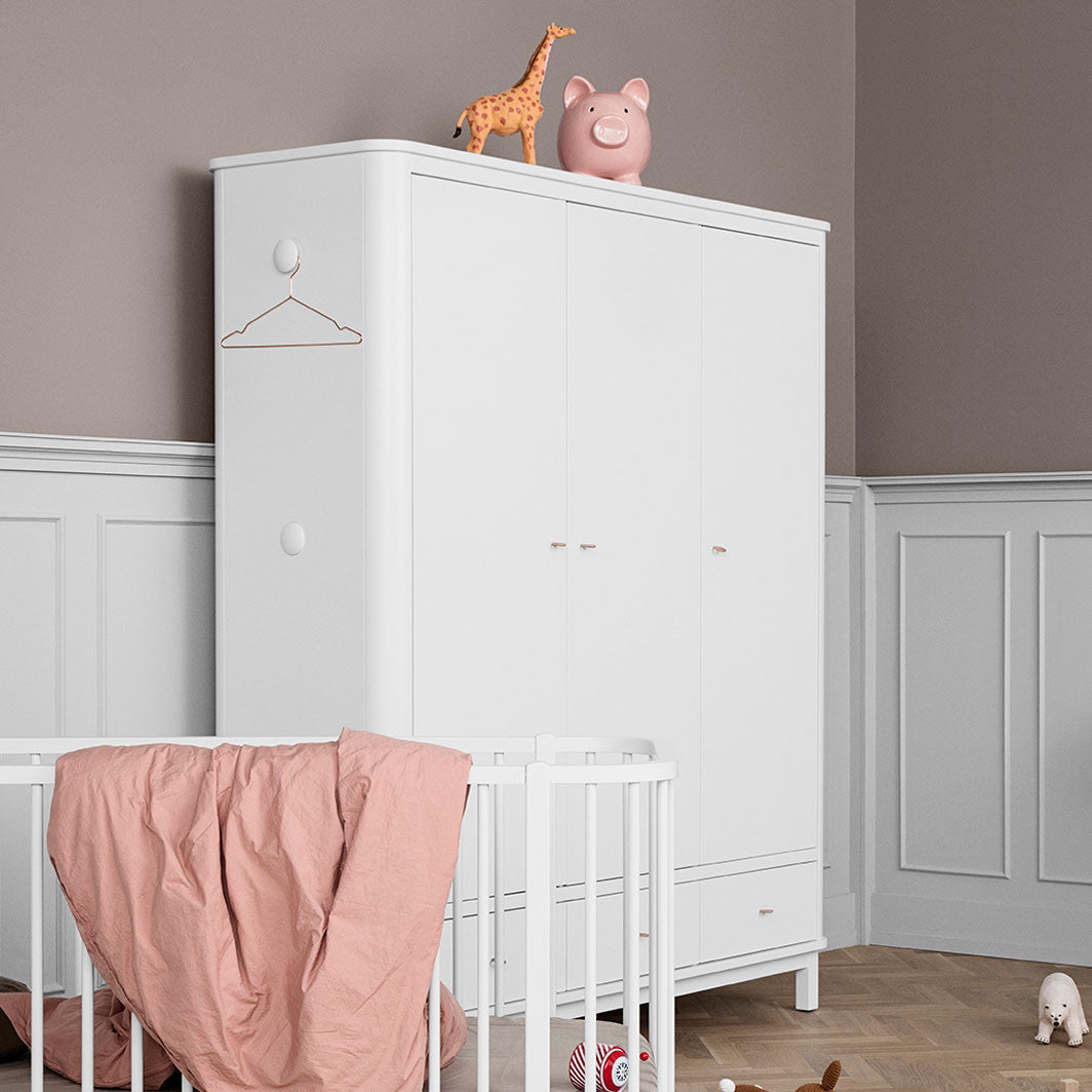 Oliver Furniture Wood klesskap med 3 dører, hvit - høyde 204 cm
