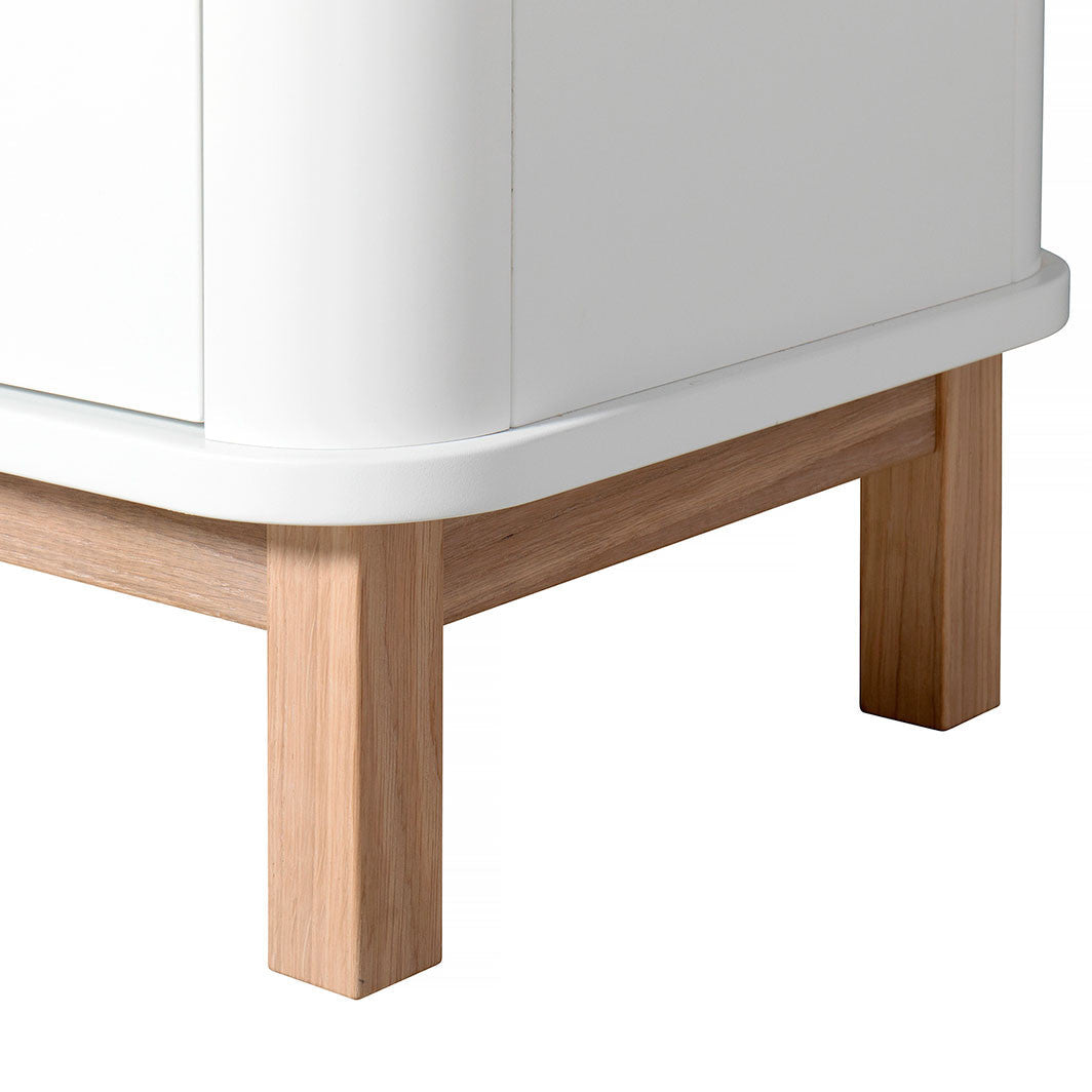 Oliver Furniture Wood multiskap m. 3 dører, hvit/eik