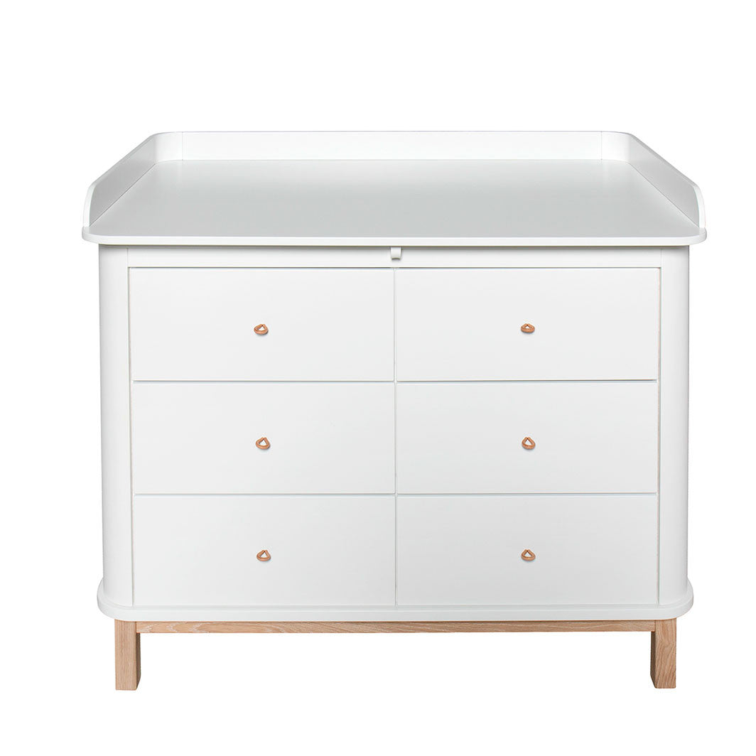Oliver Furniture Wood puslekommode med stor plade, hvid og eg.
