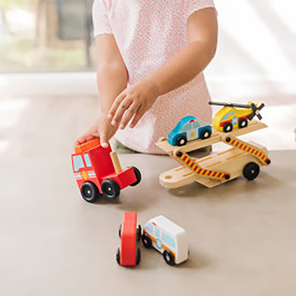 Melissa &amp; Doug Treleker Biler, Bergingskjøretøy Biltransportør