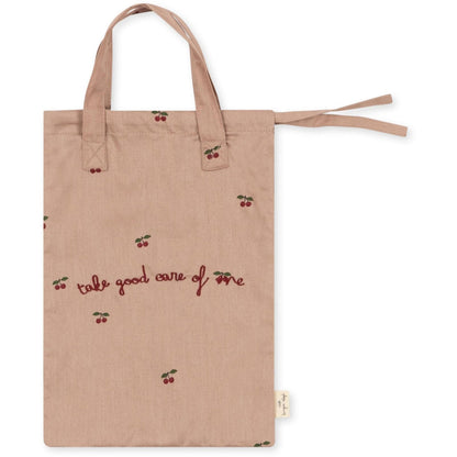 Konges Sløjd dukketilbehør, teppe, bleie og smekke - Cherry blush