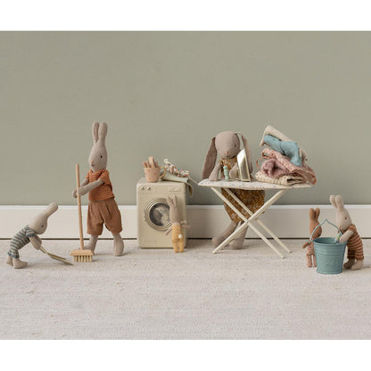 Maileg dukketilbehør til mus, Miniature - Feiesett