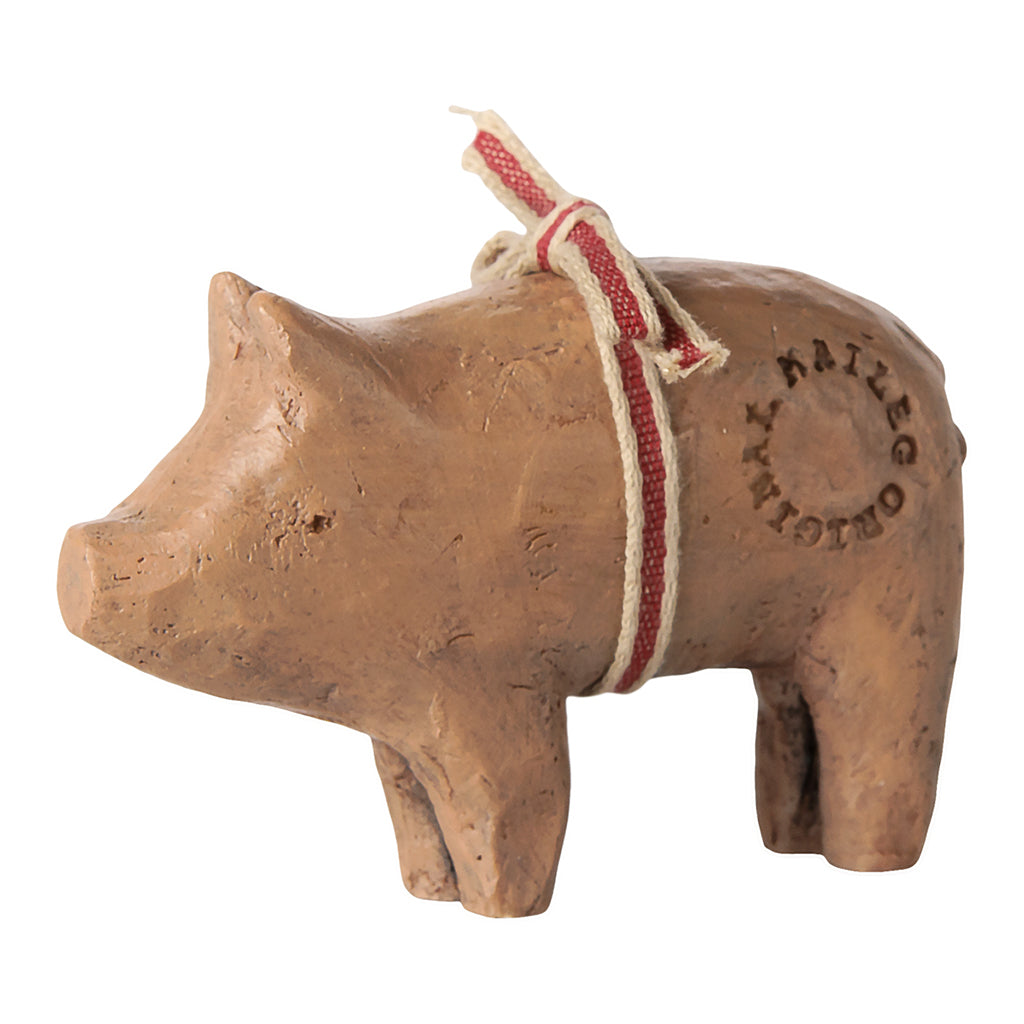 Maileg julepynt, liten gris med bånd