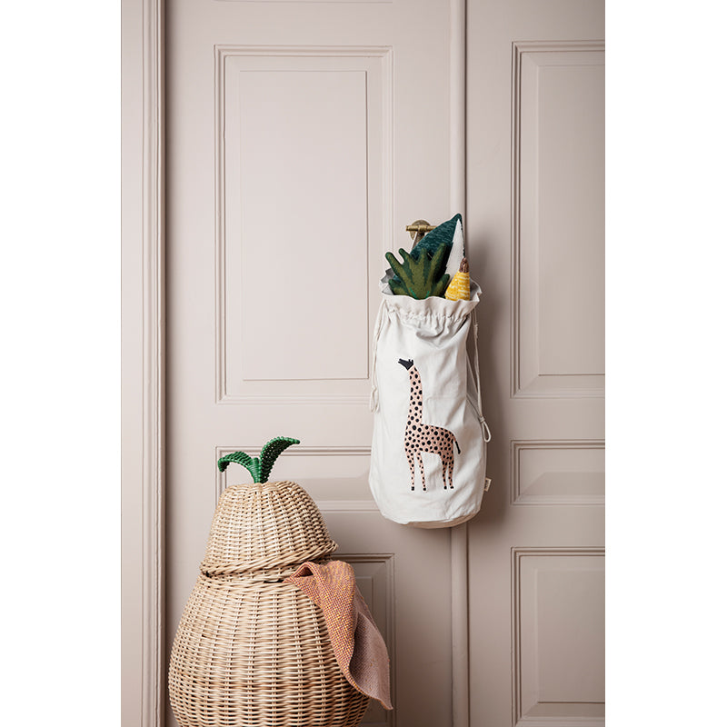 ferm Living Pear Storage, flettet kurv i rattan - Small
