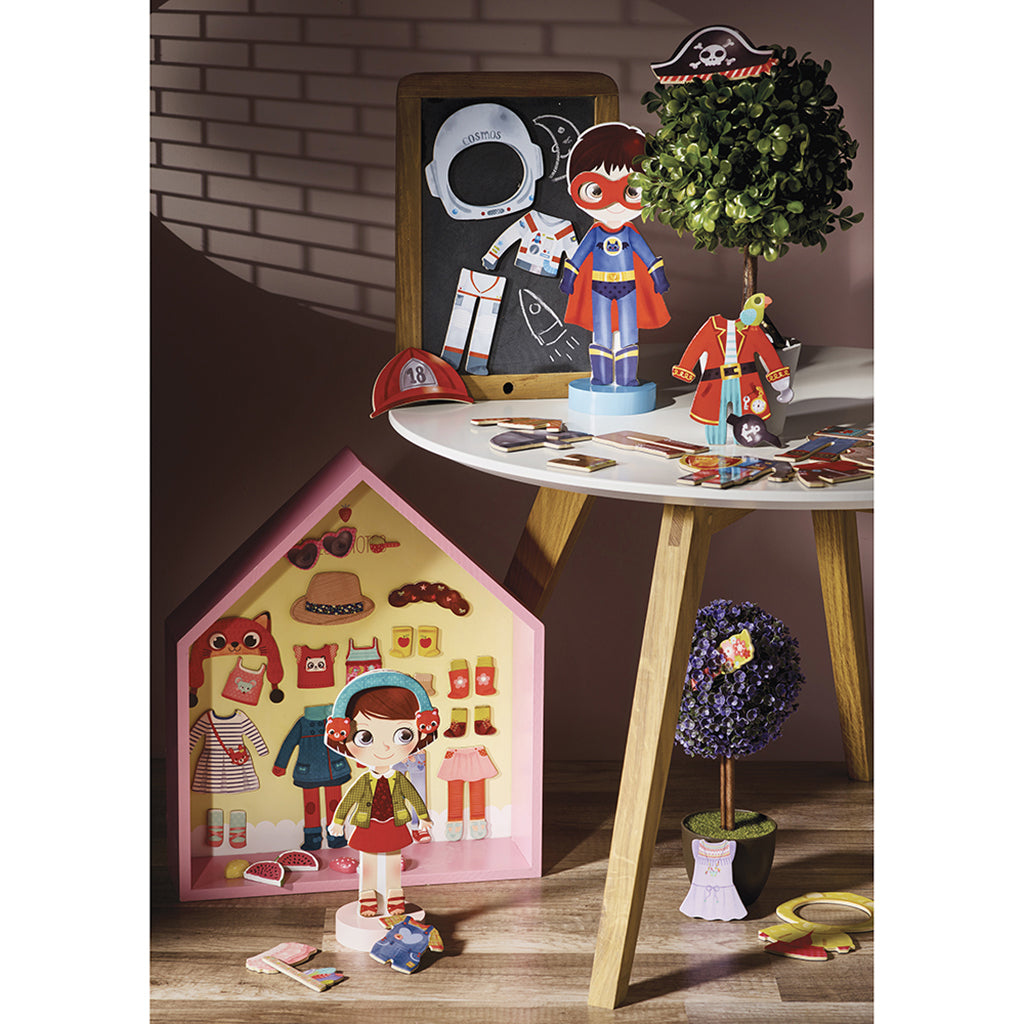 Vilac Kle-på-dukke, Magnetisk