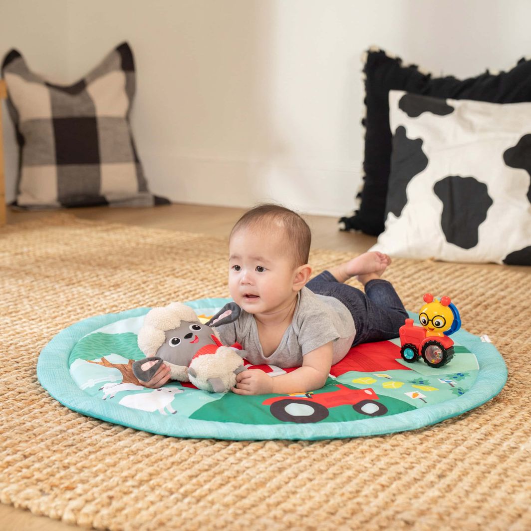 BABY Einstein Happy Harvest™ aktivitetsteppe med sanseopplevelser