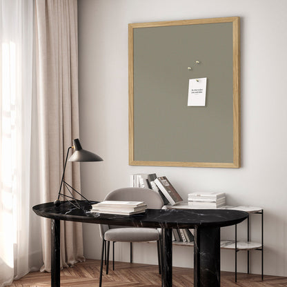 Oppslagstavle med ramme av eik, Green Symphony 62 x 42 cm