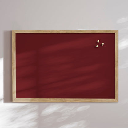 Oppslagstavle med eikramme, Pinot Noir – 62 x 42 cm
