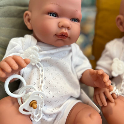Así dukketøy til Leo og Leonora babydukke, str. 46 cm - Hvit kortermet bodystocking