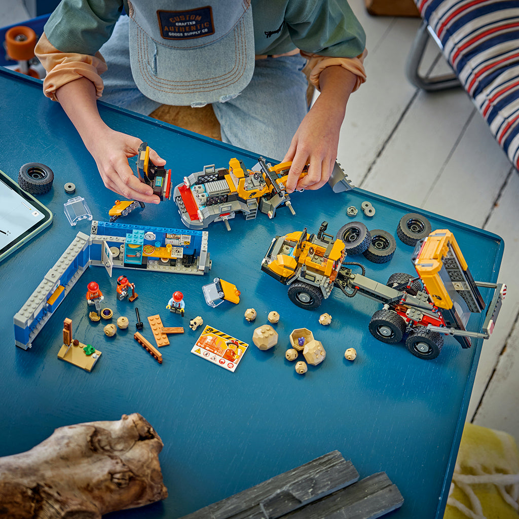 LEGO® City Frontlaster og lastebil med tippelass – Byggesett 60494