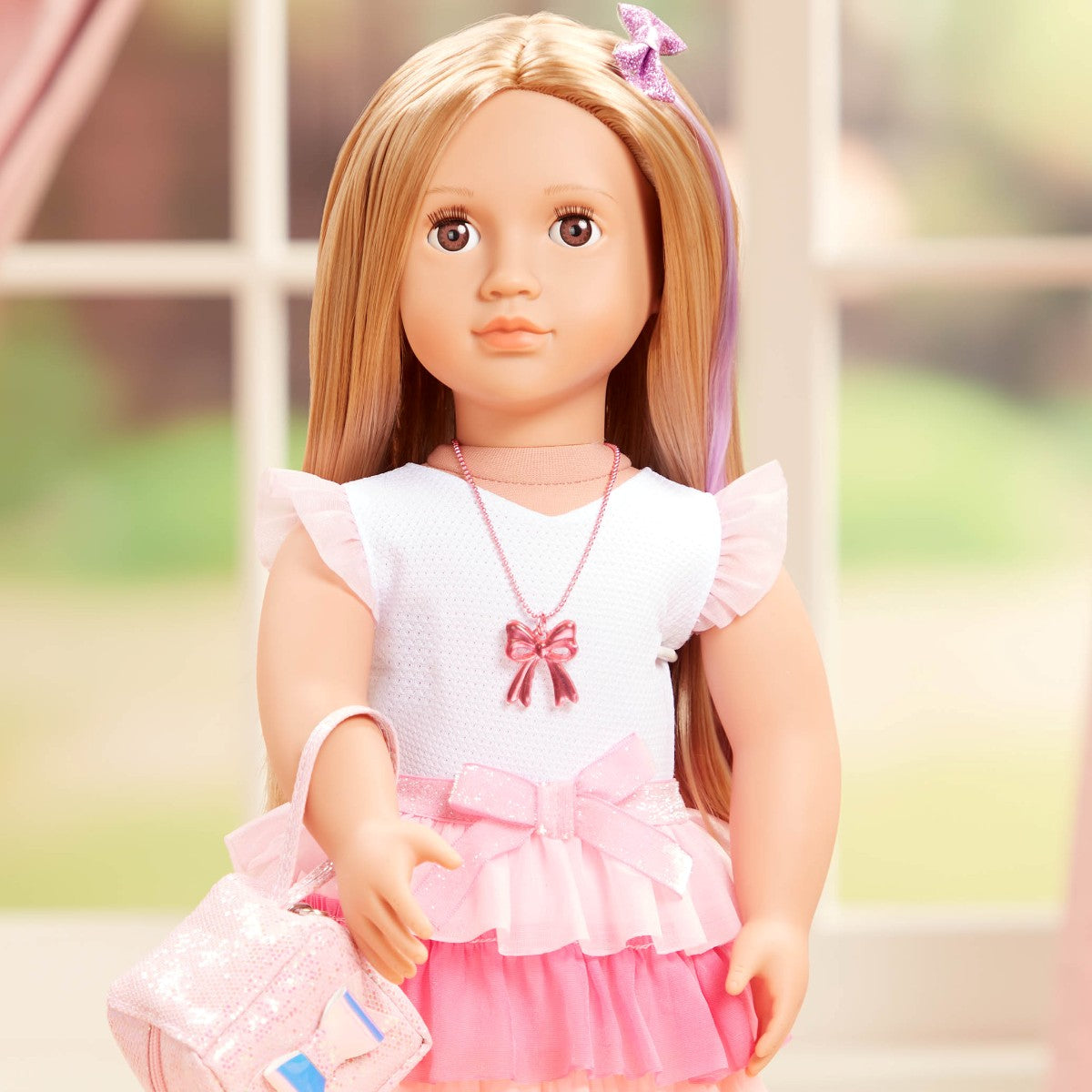 Our Generation Deluxe dukke, Thea gaveeske