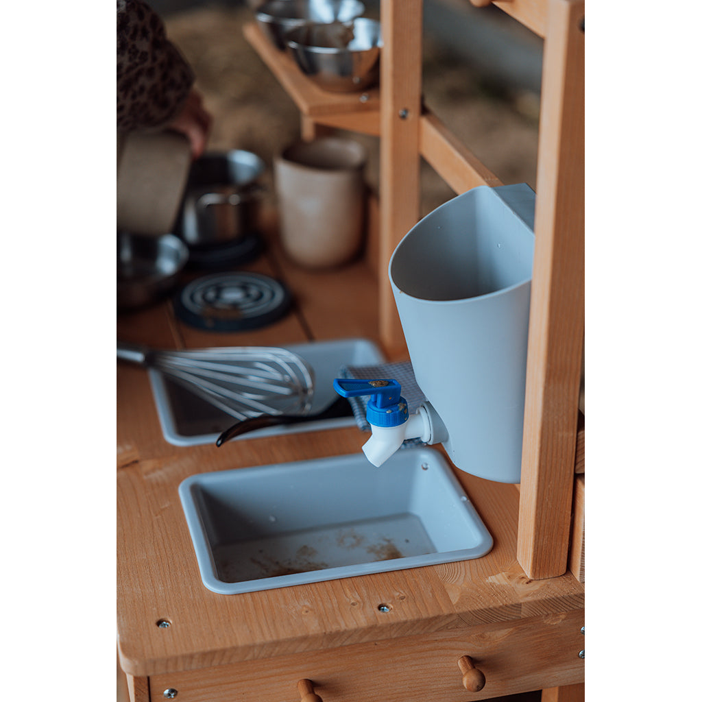 Mamamemo Mudkitchen, utekjøkken i tre for lek med gjørme