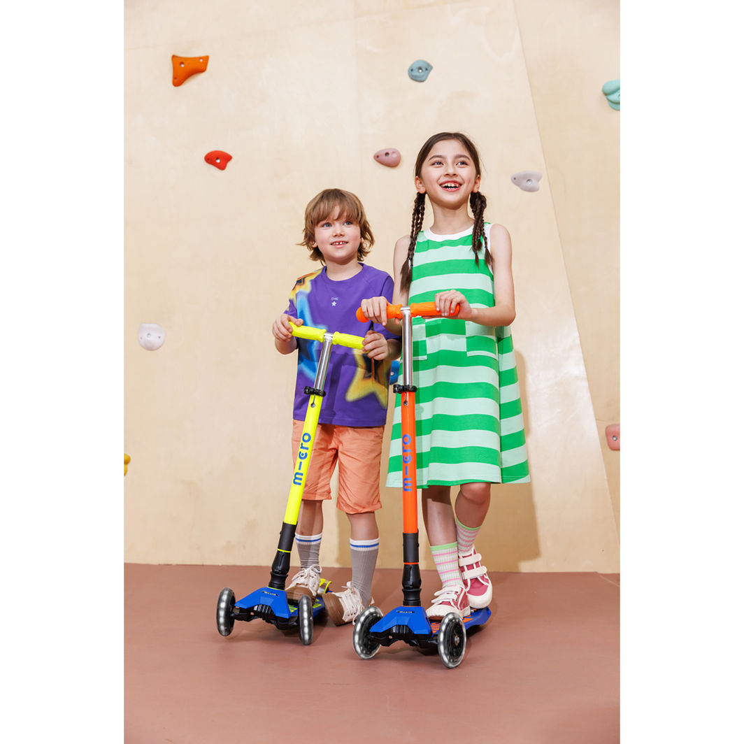 Micro Løbehjul, Maxi Deluxe Foldbar LED - Neon Blaze Orange