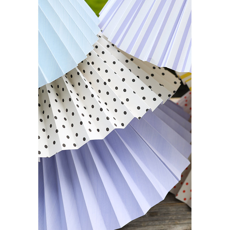 Pink Rose Loftslampe med foldet skjerm i papir – 32 cm – Beige med lyserøde prikker