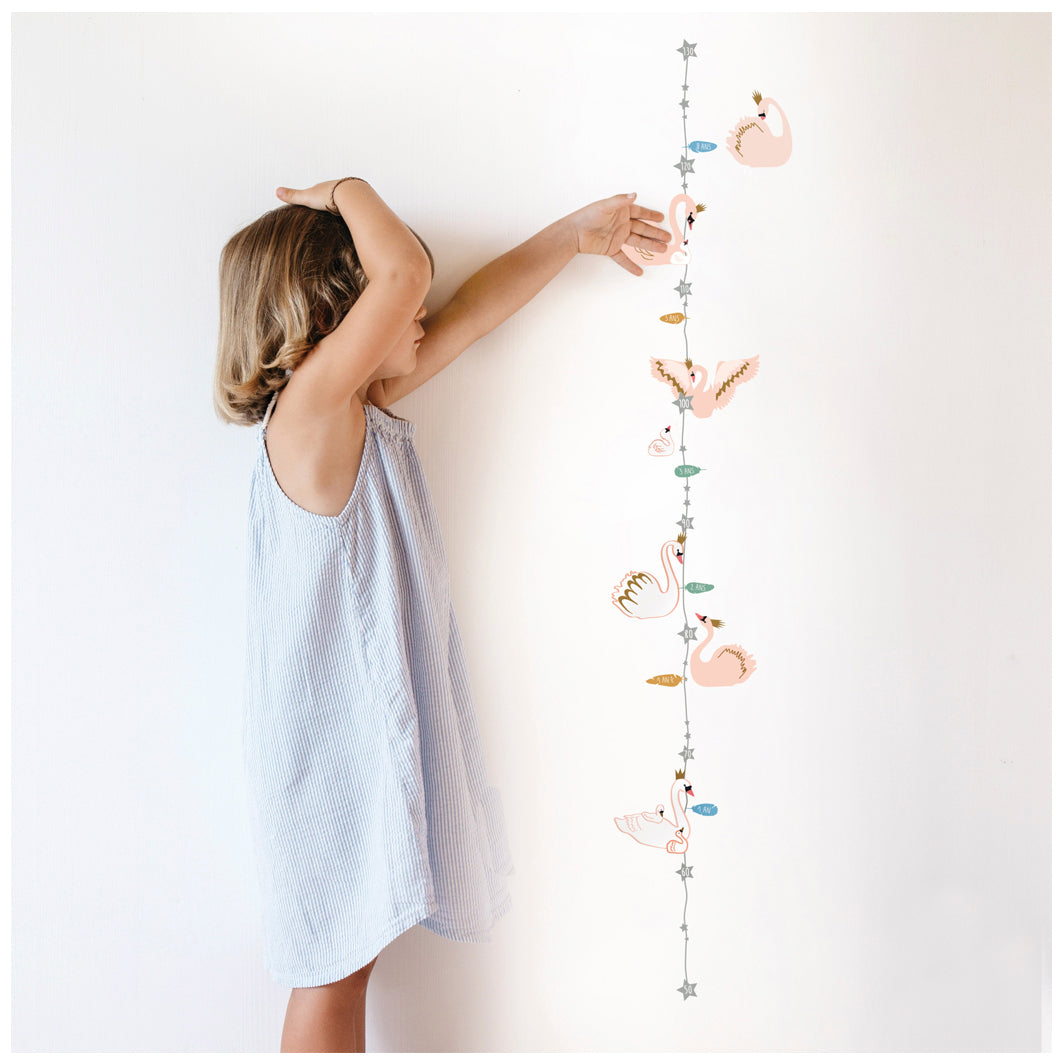 Mimi Lou wallsticker, høydemåler - Svaner