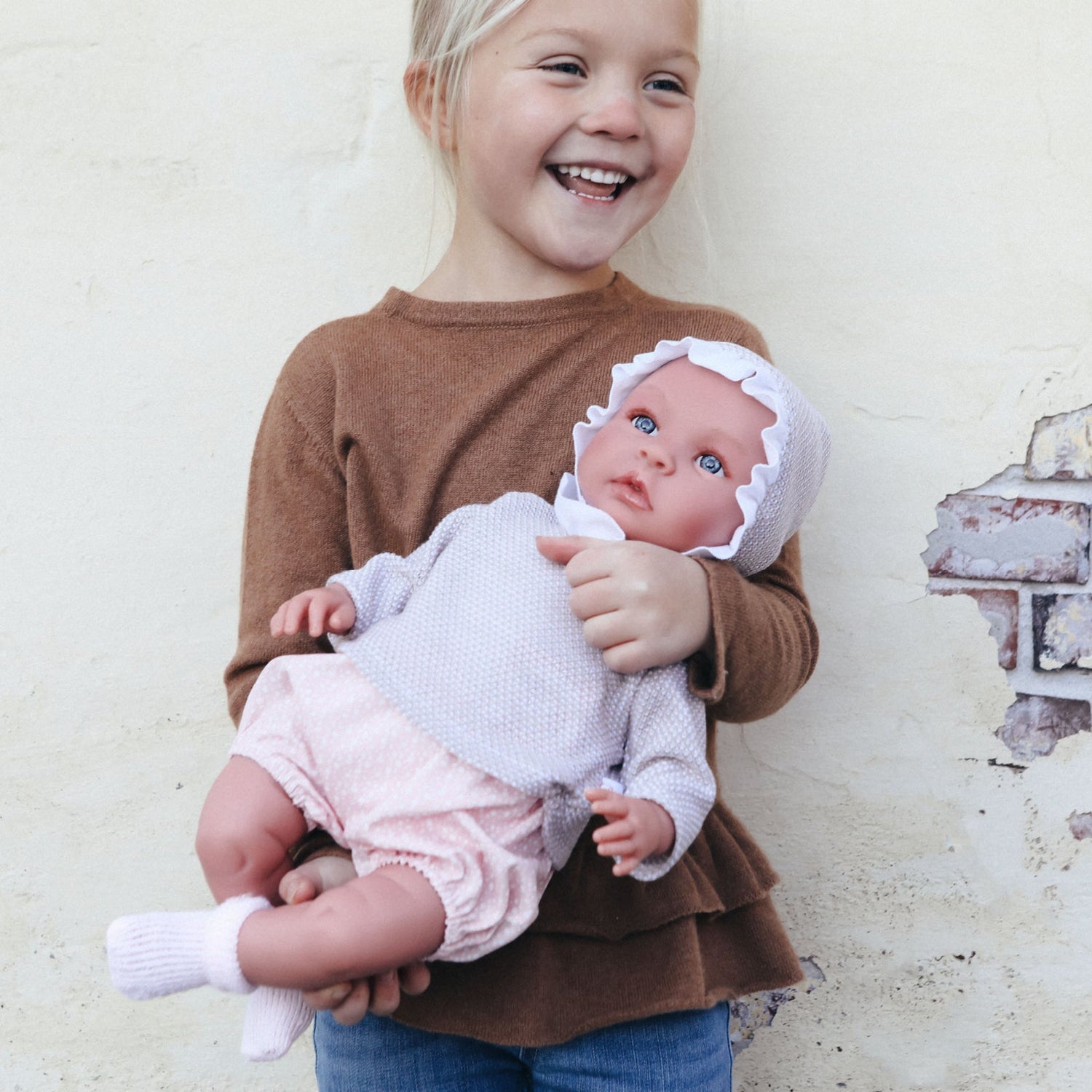 Así Leonora babydukke, 46 cm - Rosa mamelukker og beige genser