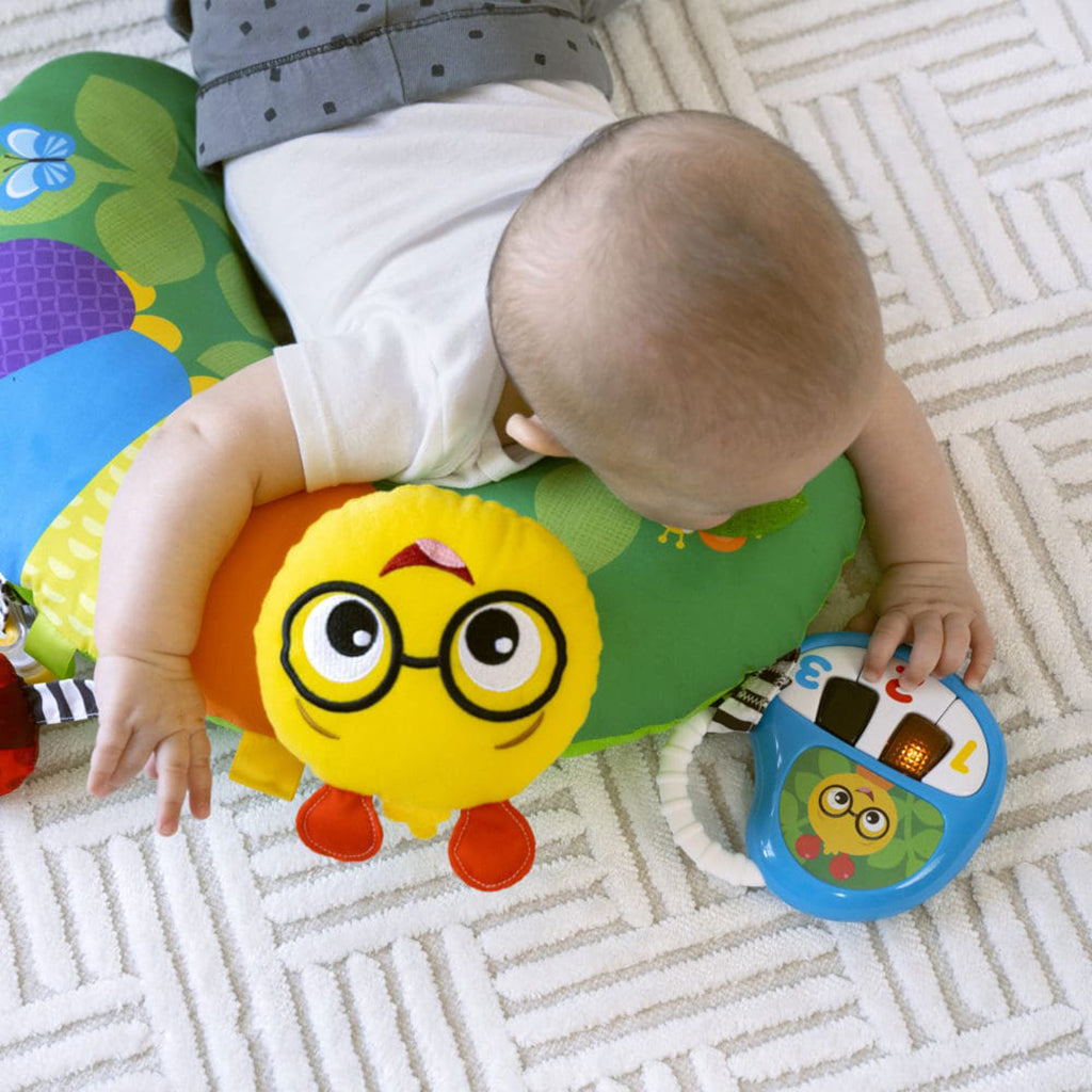 BABY Einstein Cal-a-Pillow™ magetrenings aktivitetsleketøy