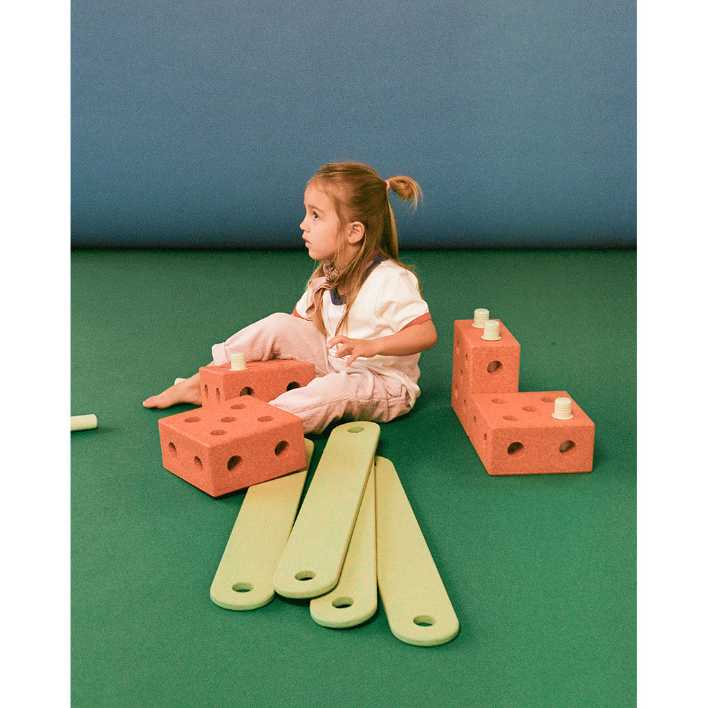 Modu Balance track, balansesti i tre med skumklosser, aktivitetsleketøy - Burnt Orange / Dusty Green