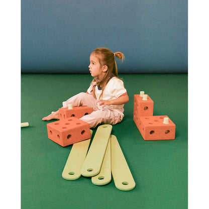 Modu Balance track, balansesti i tre med skumklosser, aktivitetsleketøy - Burnt Orange / Dusty Green