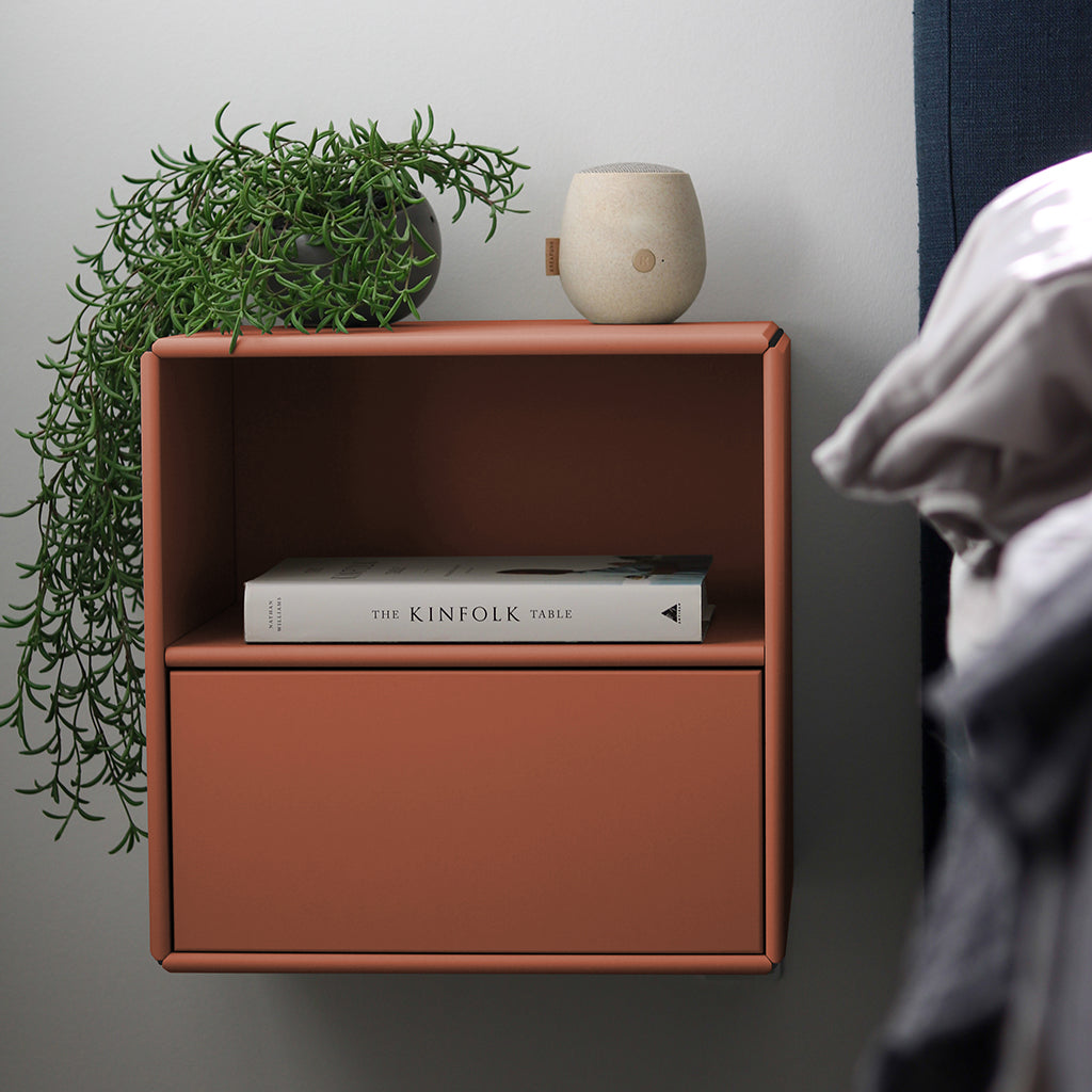 By Aulum Charlie nattbord med skuff, 40x40 cm - Rusty