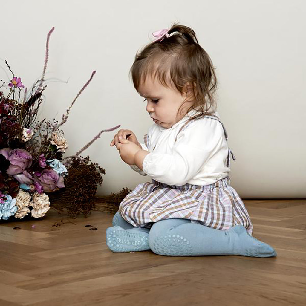 GoBabyGo kravlestrømpebukse med gummidutter, dusty blue