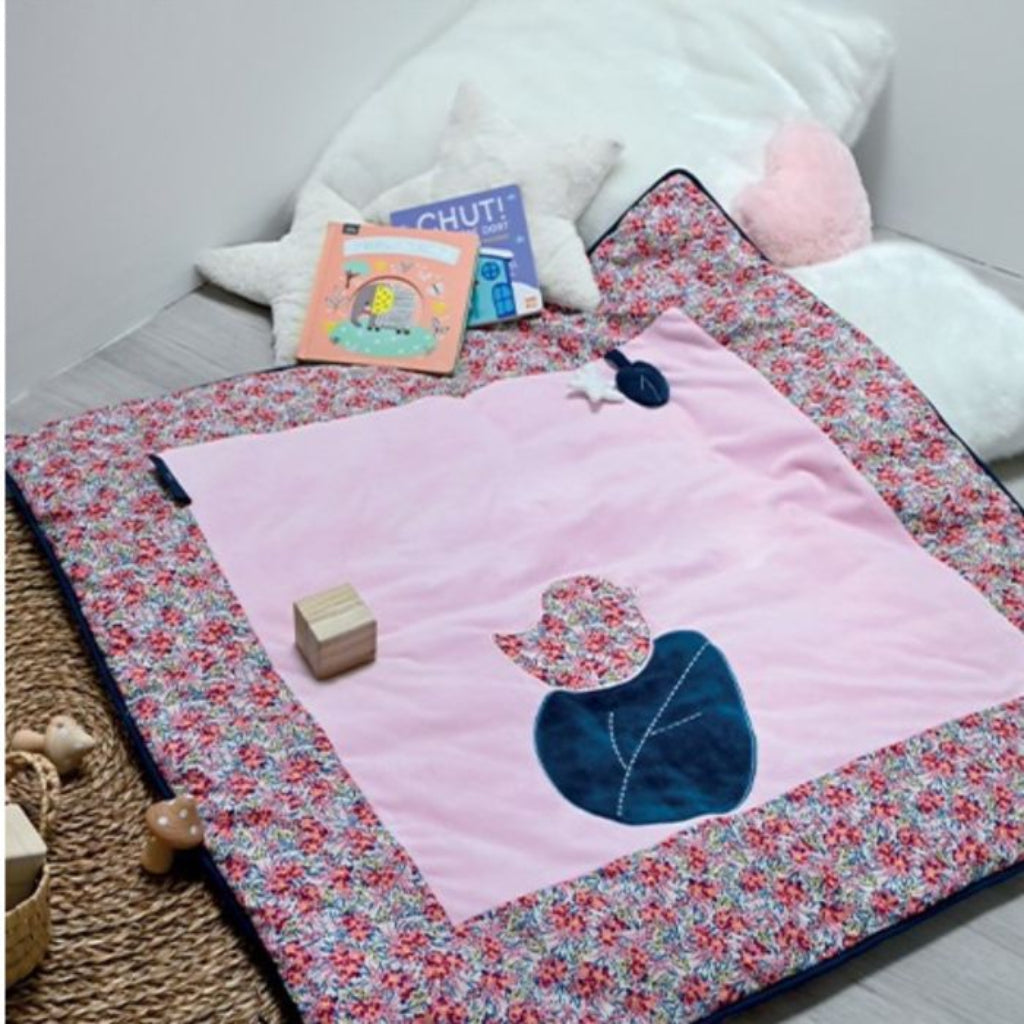 Doudou et Compagnie BOH’AIME, Hjort leketeppe til kravlegård – 100 x 100 cm