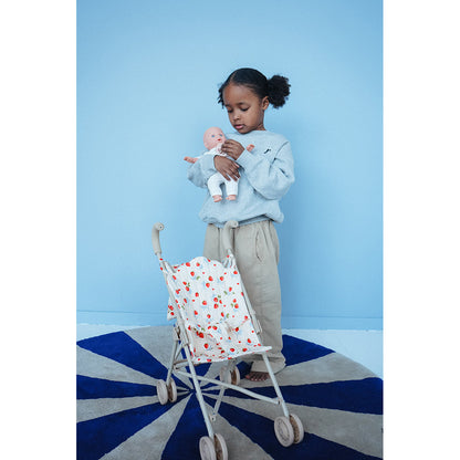 Konges Sløjd Coco dukke og klapvogn i gaveeske - fås kun hos Lirum Larum Leg