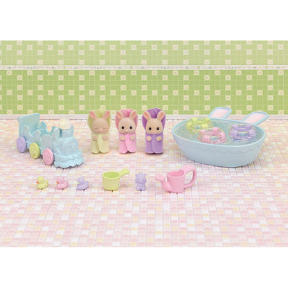 Sylvanian Families trillingernes badetidssæt med kanintrillinger og tilbehør