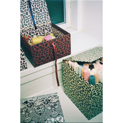 Daisy Boxes, Medium Box - Leo burgunder