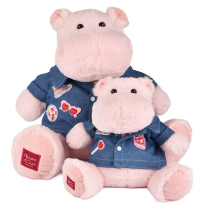 Flodhest-bamse med denimjakke, Histoire D&
