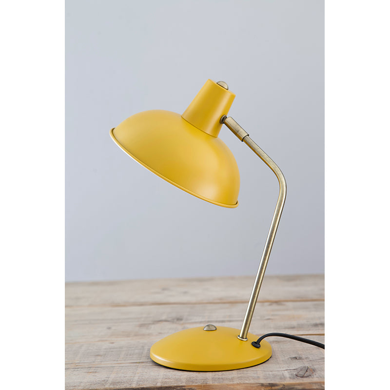 Leitmotiv Hood bordlampe i metal, Matt curry yellow