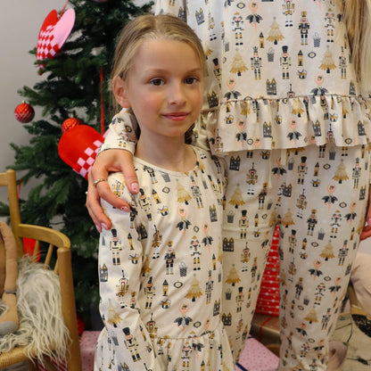 Liberté Ami, Alma Ls Frill T Shirt - Nutcracker Creme