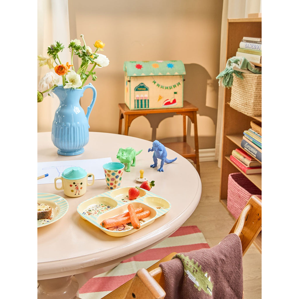 Rice 4-delt barnetallerken i melamin, Fun Fair print - Mint