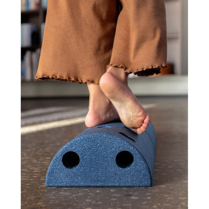 Modu Stool, barneskammel, aktivitetsmøbel i skum - Deep blue