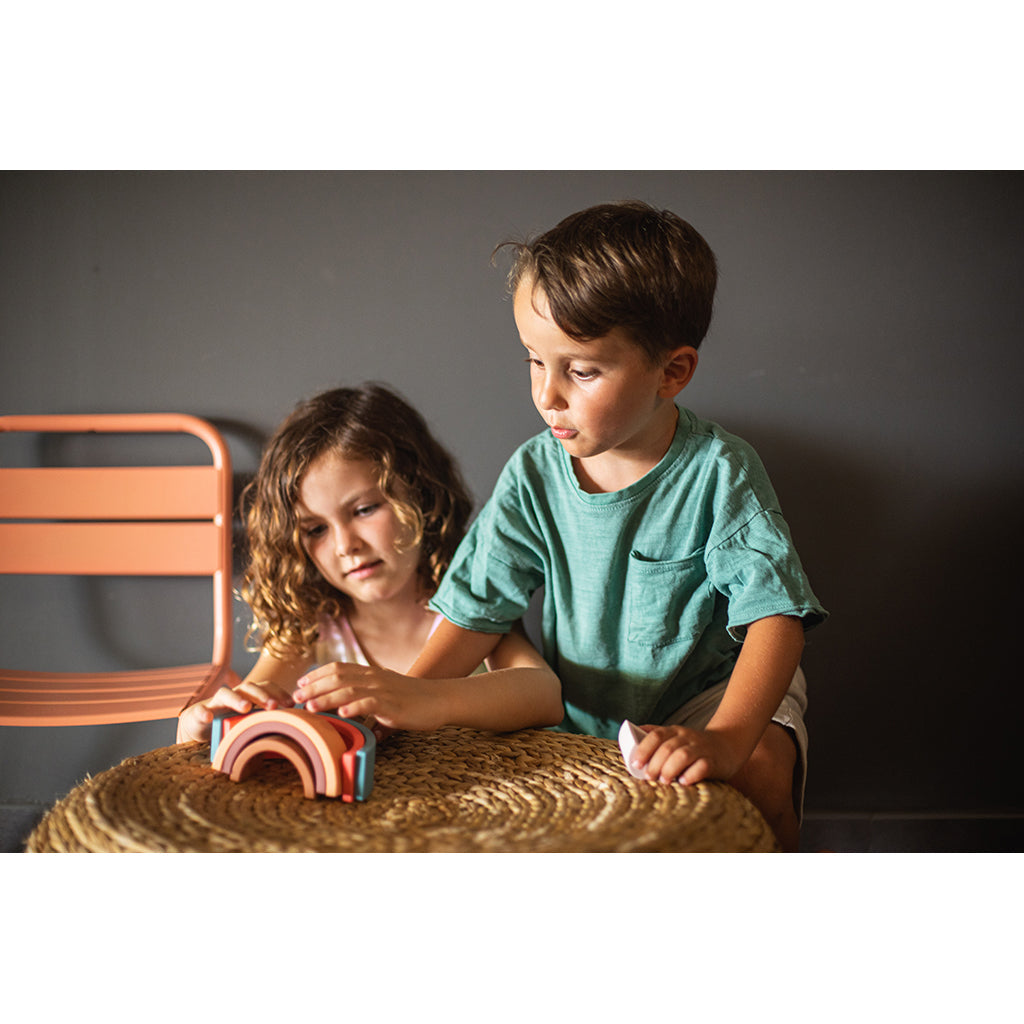 Little L, Babyleker i silikon, Regnbue - Brune og grønne nyanser