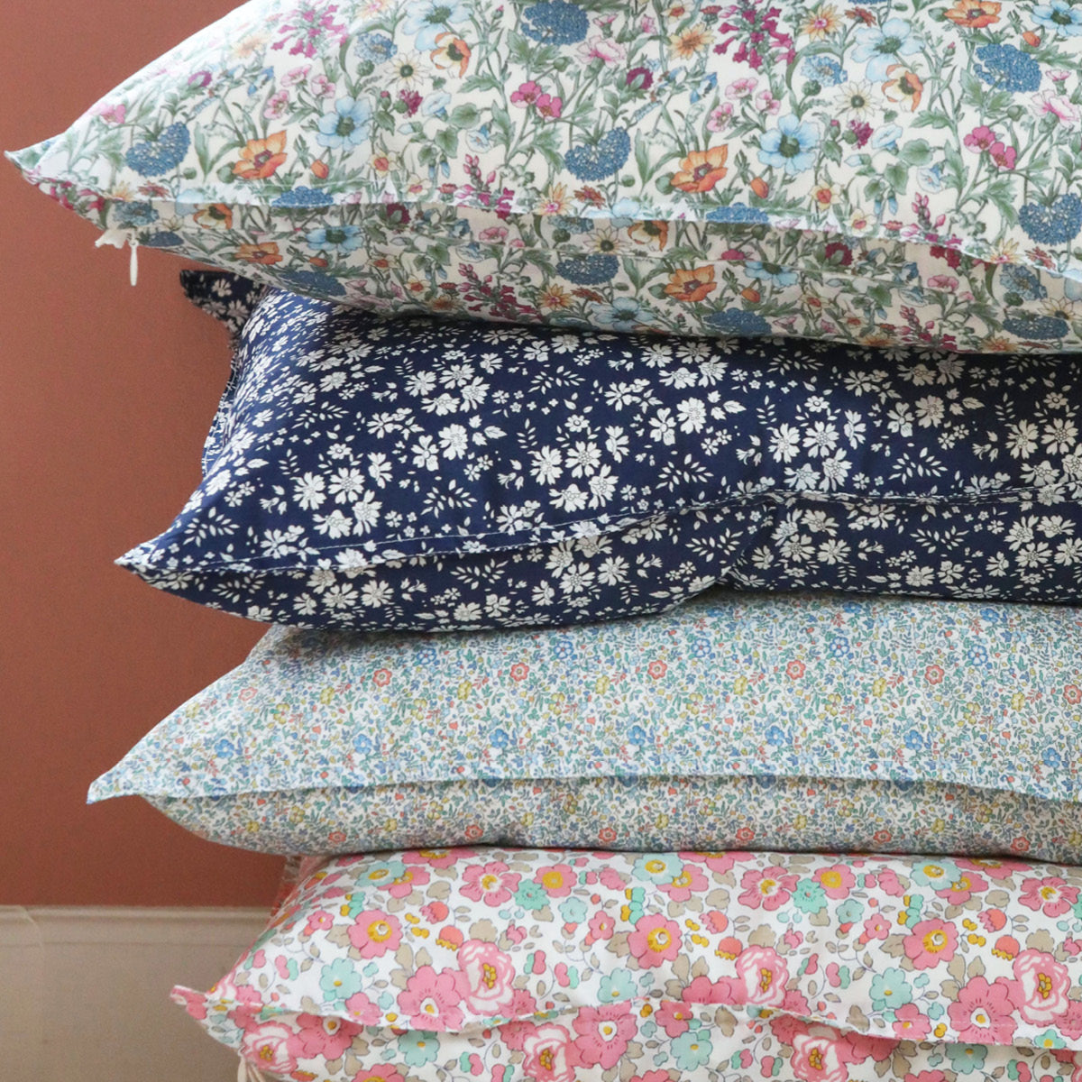 Lirum Larum Leg Mini, Liberty pute, 40 x 40 cm - Alexander