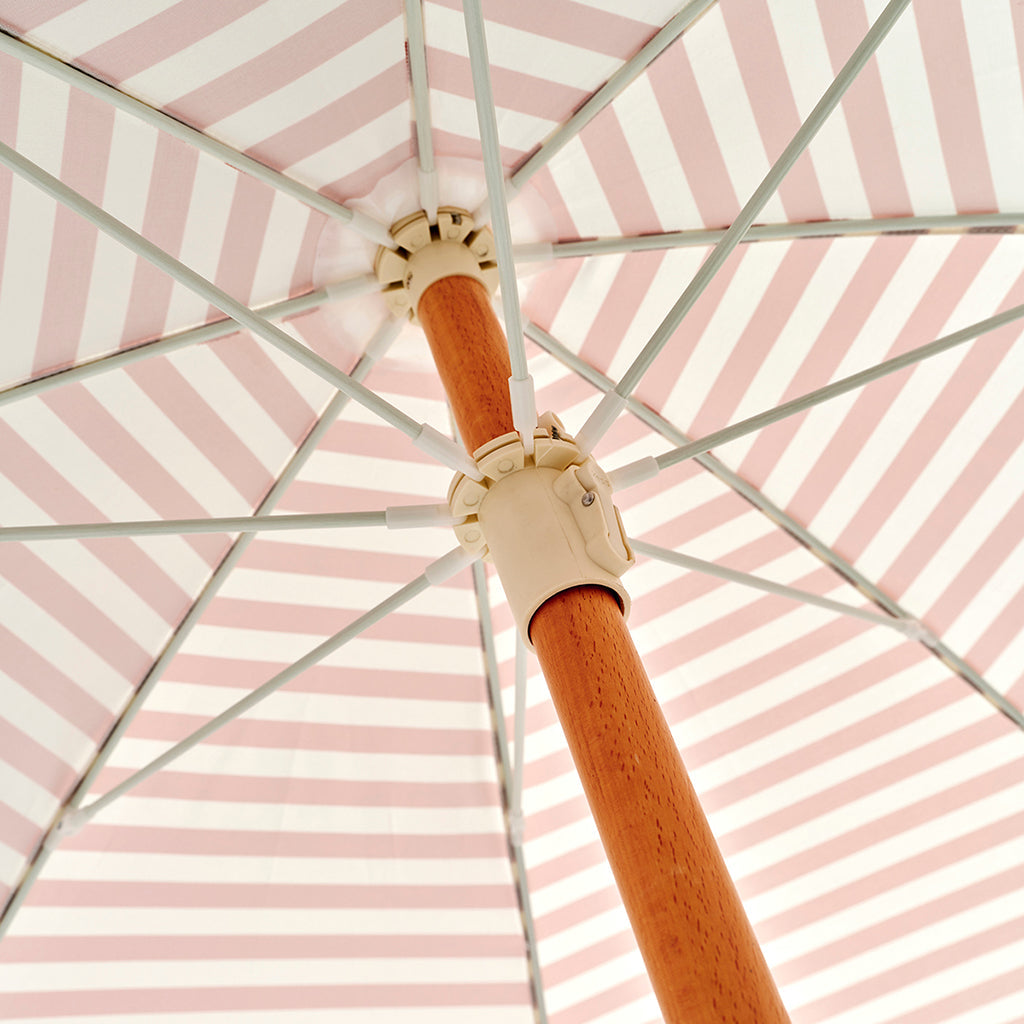 Sunnylife Luxe strandparasoll, UP50+ faktor - Tierra clay stripe